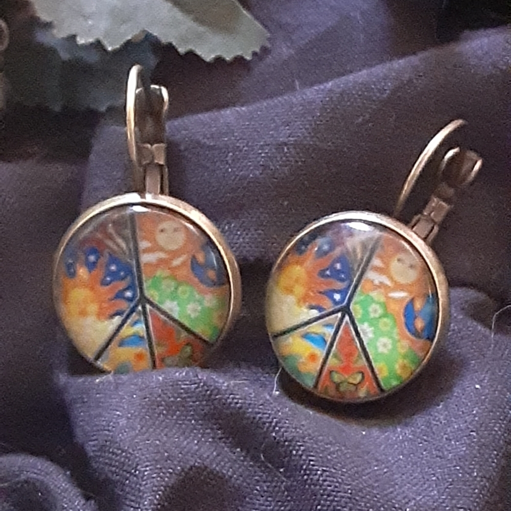 Cabachon Glass Earrings PEACE ☮✌☮✌☮✌🕊